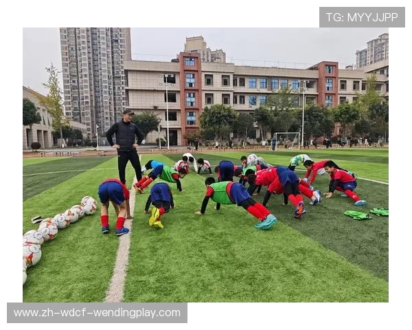 足球训练中的力量训练与体能基础 足球训练中的力量训练与体能基础